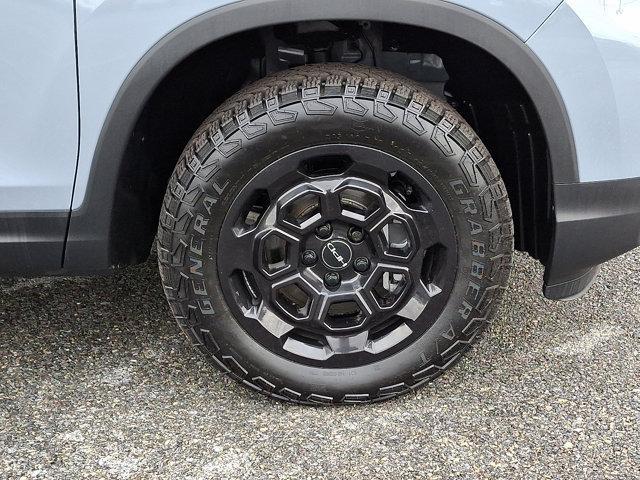 used 2025 Honda Ridgeline car, priced at $42,999