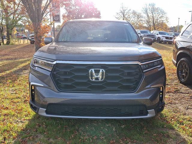 new 2025 Honda Pilot car, priced at $47,095
