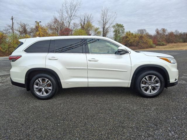 used 2016 Toyota Highlander car, priced at $20,864