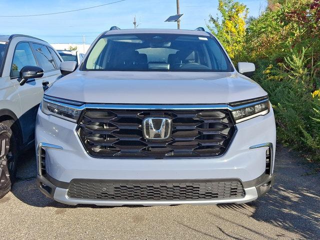 new 2025 Honda Pilot car, priced at $51,550