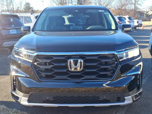 new 2025 Honda Pilot car, priced at $49,195