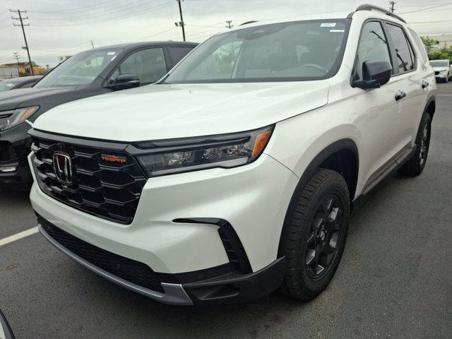 new 2025 Honda Pilot car, priced at $51,350
