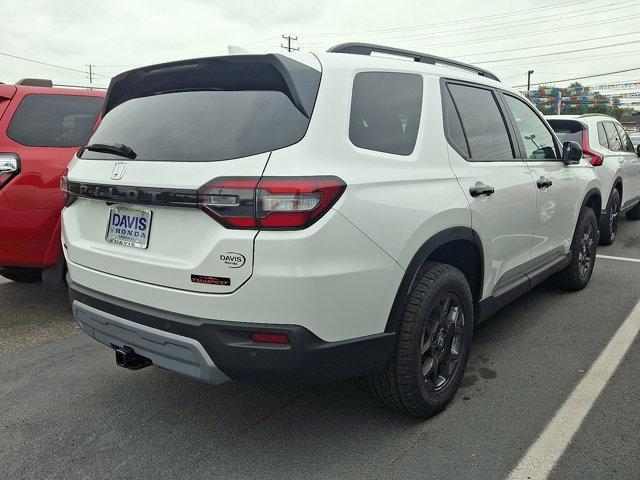 new 2025 Honda Pilot car, priced at $51,350
