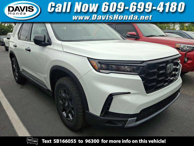 new 2025 Honda Pilot car, priced at $51,350