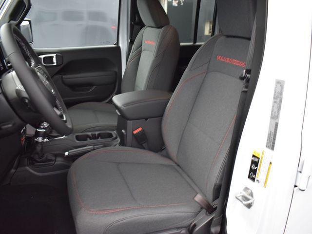 new 2025 Jeep Wrangler car, priced at $54,390