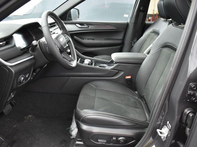new 2025 Jeep Grand Cherokee car, priced at $44,584