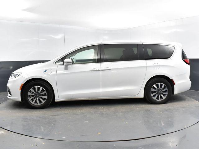 used 2022 Chrysler Pacifica Hybrid car, priced at $23,242