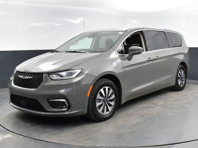 used 2022 Chrysler Pacifica Hybrid car, priced at $22,900