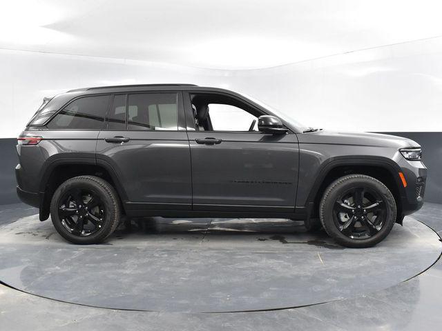 new 2024 Jeep Grand Cherokee car, priced at $45,525