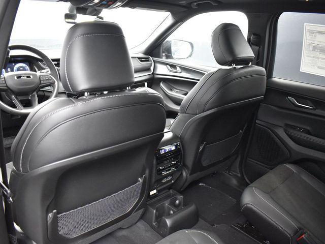new 2025 Jeep Grand Cherokee L car, priced at $45,922