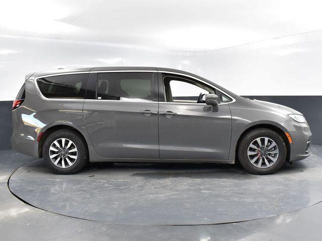 used 2022 Chrysler Pacifica Hybrid car, priced at $24,500