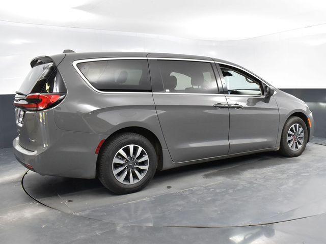 used 2022 Chrysler Pacifica Hybrid car, priced at $24,500