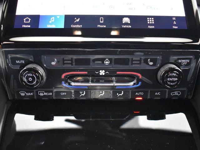 new 2025 Jeep Grand Cherokee car, priced at $41,611