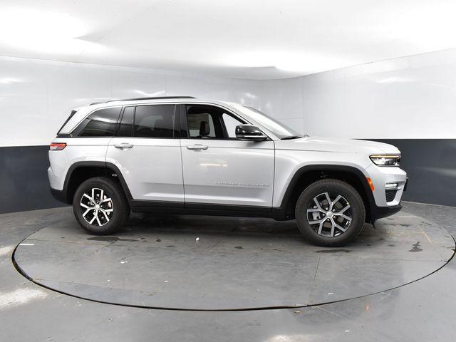 new 2025 Jeep Grand Cherokee car, priced at $41,611