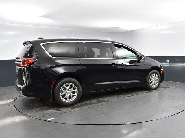 new 2026 Chrysler Pacifica car, priced at $44,363