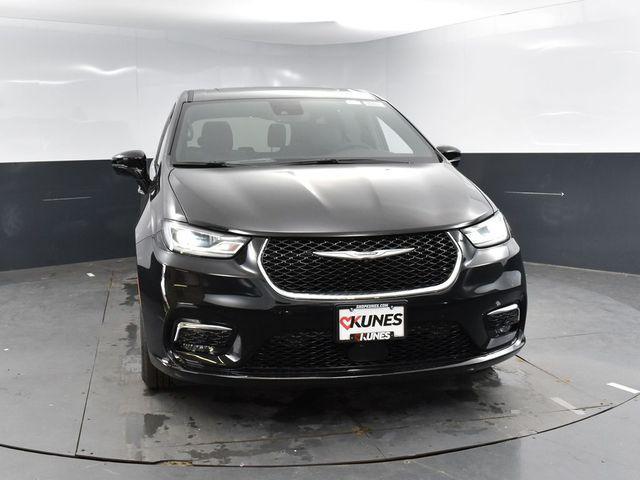 new 2026 Chrysler Pacifica car, priced at $44,363