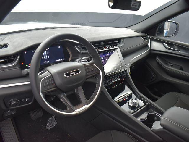 new 2025 Jeep Grand Cherokee car, priced at $36,376