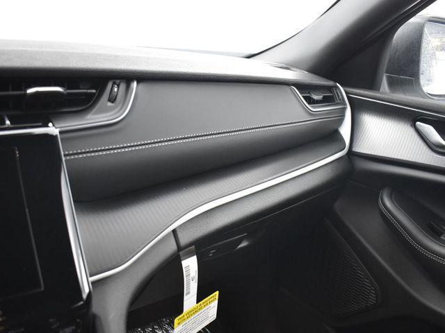 new 2025 Jeep Grand Cherokee car, priced at $38,312