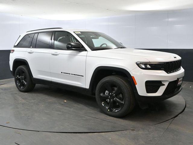 new 2025 Jeep Grand Cherokee car, priced at $44,561