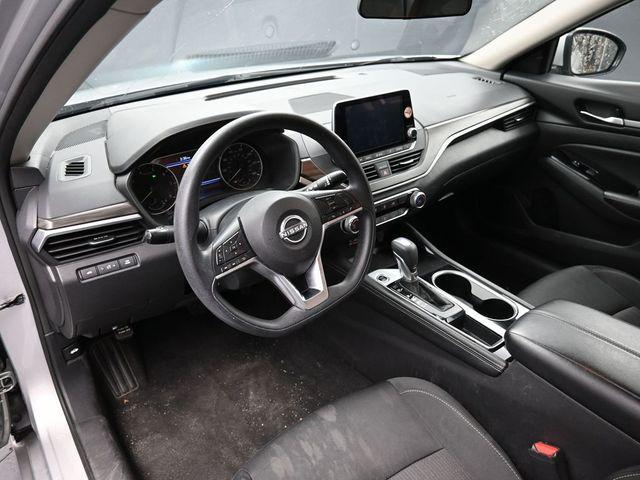 used 2023 Nissan Altima car, priced at $21,999