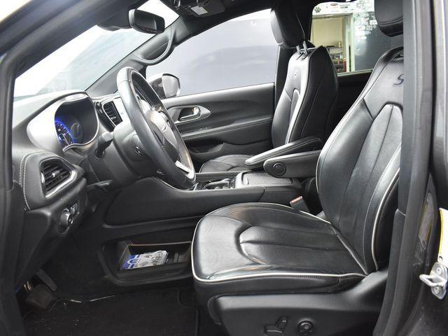 used 2022 Chrysler Pacifica car, priced at $32,031