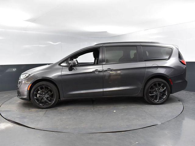 used 2022 Chrysler Pacifica car, priced at $32,031