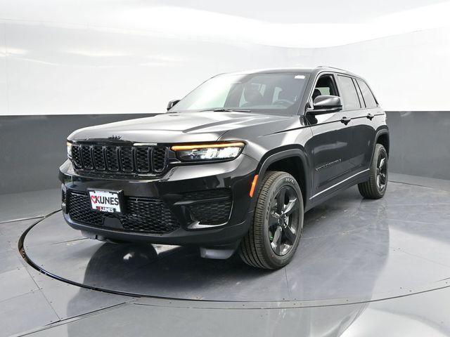 new 2025 Jeep Grand Cherokee car, priced at $44,272