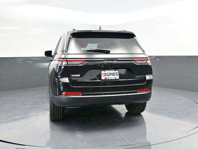 new 2025 Jeep Grand Cherokee car, priced at $44,272