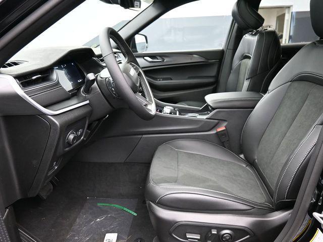 new 2025 Jeep Grand Cherokee car, priced at $44,272