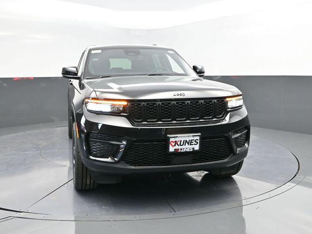 new 2025 Jeep Grand Cherokee car, priced at $44,272