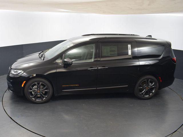 new 2024 Chrysler Pacifica car