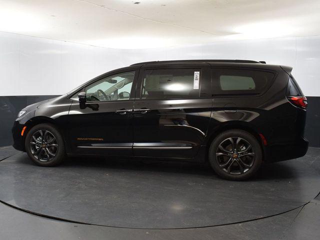 new 2024 Chrysler Pacifica car