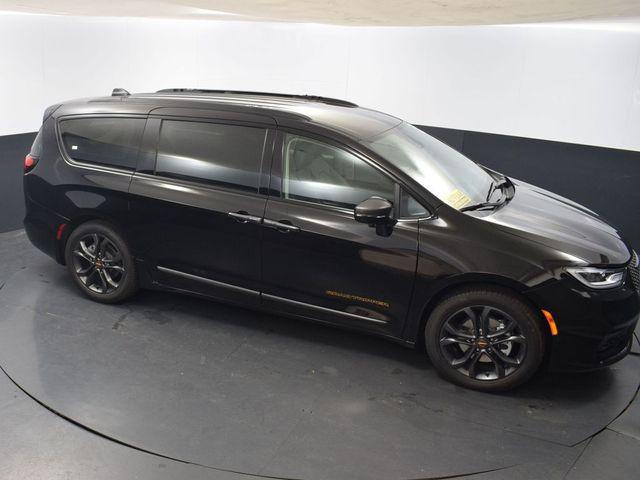 new 2024 Chrysler Pacifica car