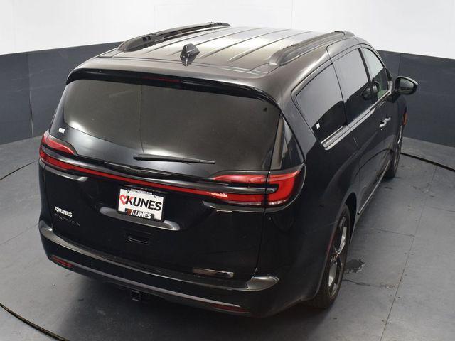 new 2024 Chrysler Pacifica car