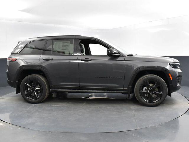 new 2025 Jeep Grand Cherokee car, priced at $49,470