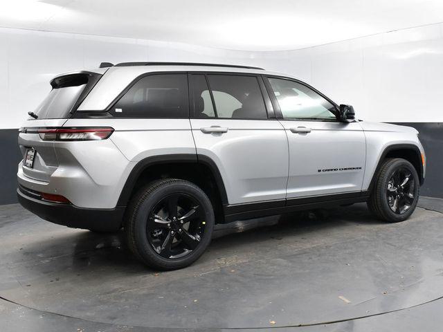 new 2025 Jeep Grand Cherokee car, priced at $43,801