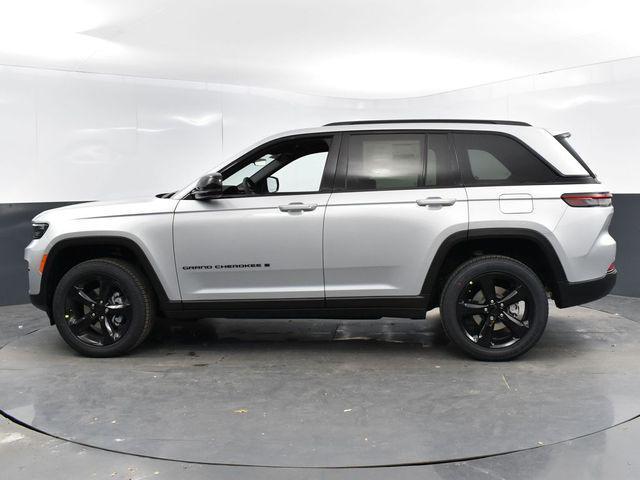 new 2025 Jeep Grand Cherokee car, priced at $43,801