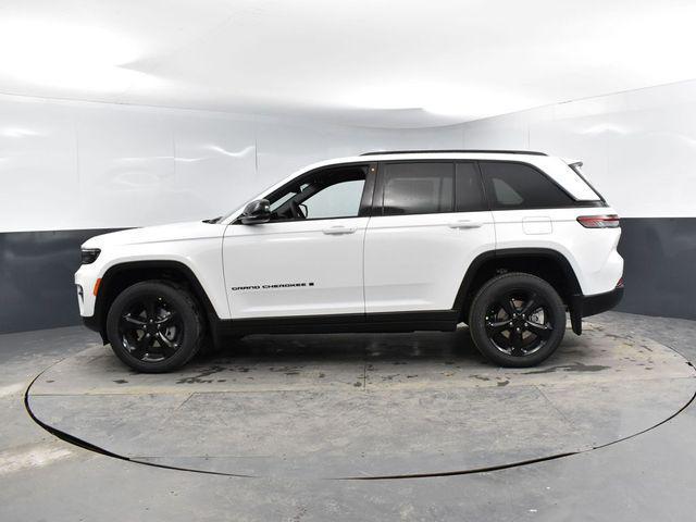new 2025 Jeep Grand Cherokee car, priced at $44,272