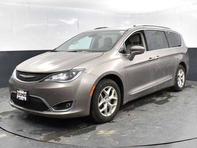 used 2017 Chrysler Pacifica car, priced at $11,996