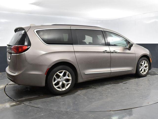 used 2017 Chrysler Pacifica car, priced at $11,996