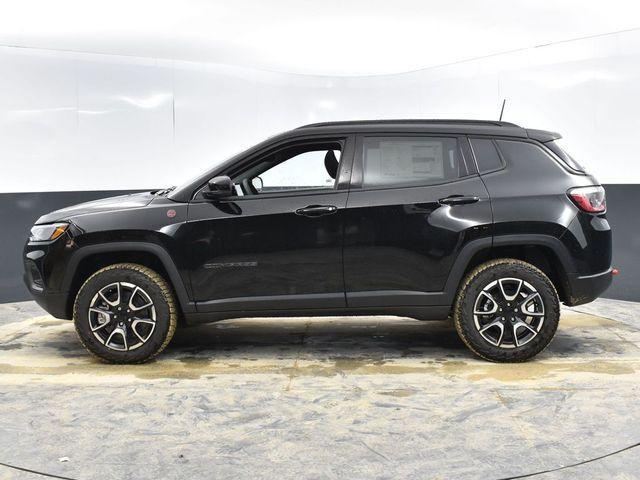 new 2024 Jeep Compass car, priced at $36,009