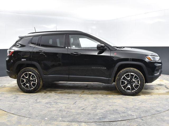 new 2024 Jeep Compass car, priced at $36,009