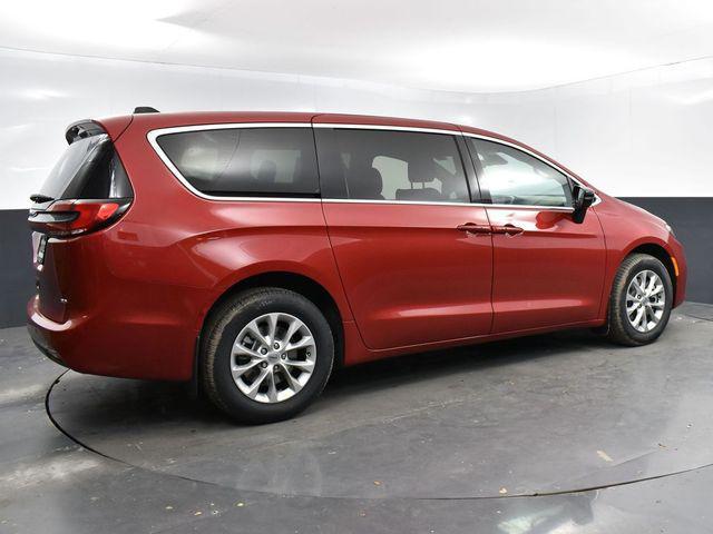 new 2025 Chrysler Pacifica car, priced at $42,683