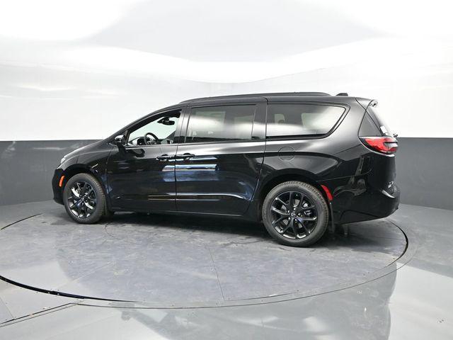 new 2026 Chrysler Pacifica car, priced at $54,343