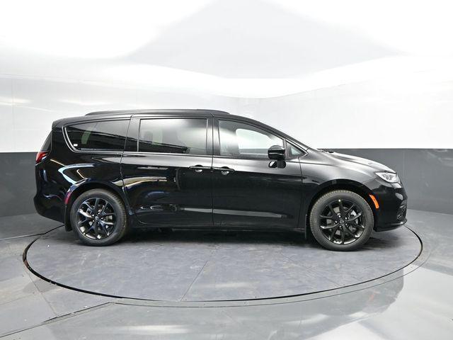 new 2026 Chrysler Pacifica car, priced at $54,343