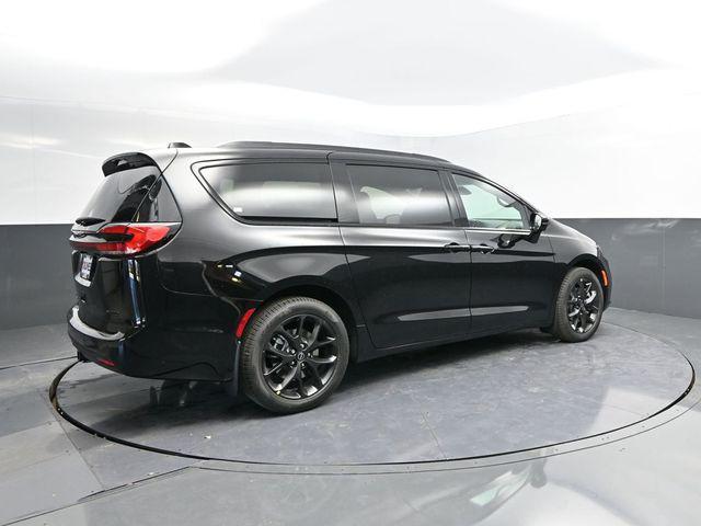 new 2026 Chrysler Pacifica car, priced at $54,343
