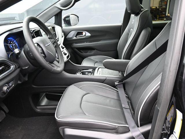 new 2026 Chrysler Pacifica car, priced at $54,343