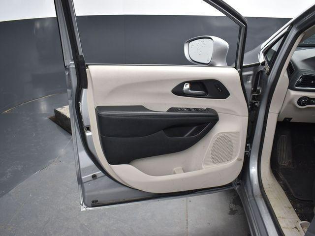 used 2020 Chrysler Pacifica car, priced at $17,016