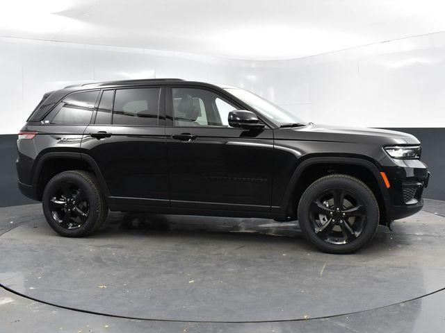 new 2025 Jeep Grand Cherokee car, priced at $42,935