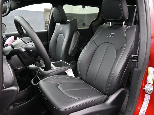 new 2026 Chrysler Pacifica car, priced at $49,627
